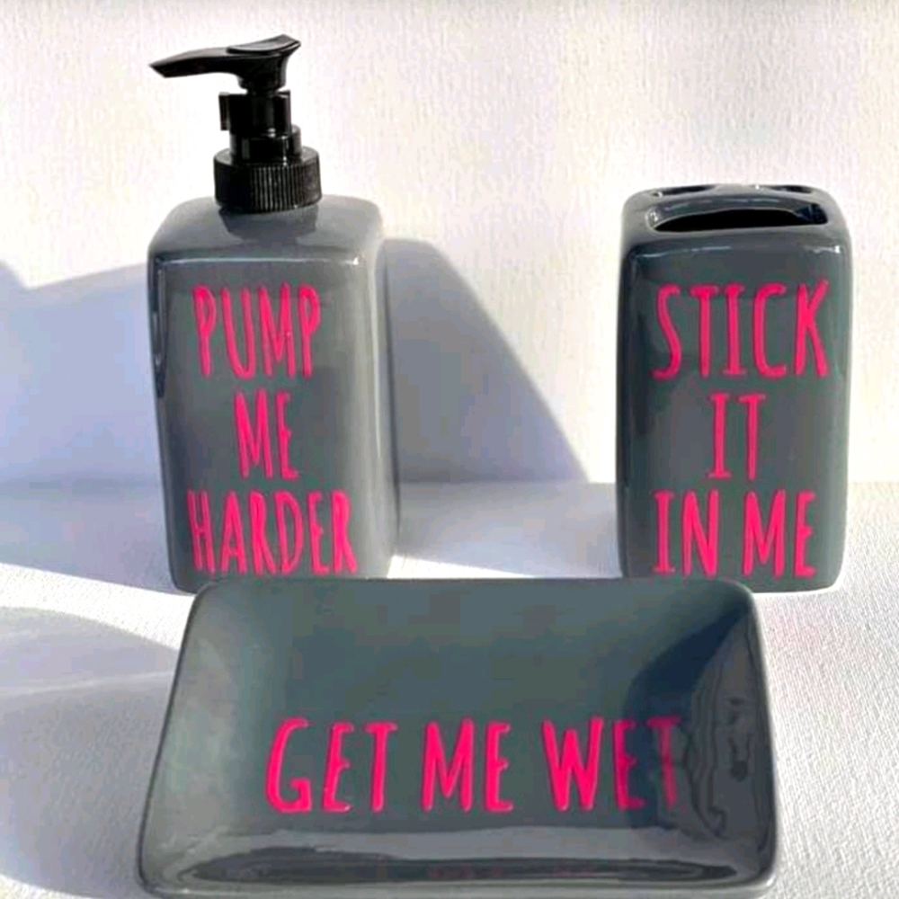 CUSTOMIZED BATHROOM DECOR